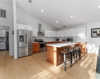 4857 Nw 83rd Terrace - Photo Thumbnail 16