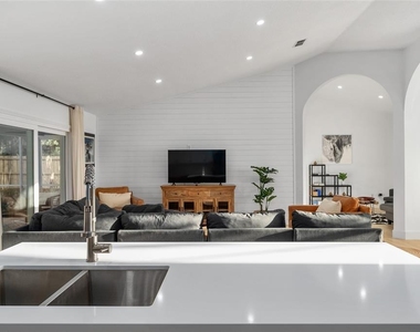 4857 Nw 83rd Terrace - Photo Thumbnail 21