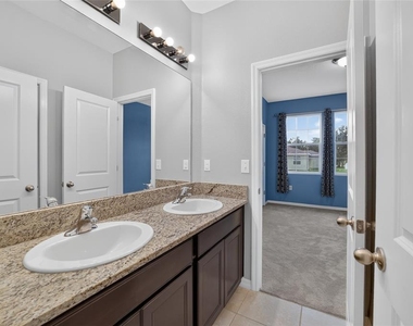 4572 Sw 65th Place - Photo Thumbnail 40