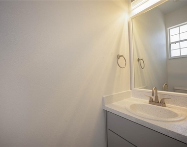 1241 S Beach Circle - Photo Thumbnail 7