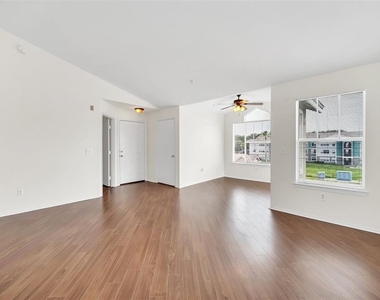 2210 Grand Cayman Court - Photo Thumbnail 4