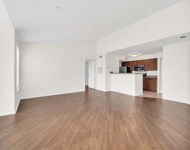 2210 Grand Cayman Court - Photo Thumbnail 2