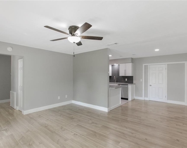 1022 Norwood Drive - Photo Thumbnail 2