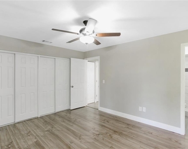 1022 Norwood Drive - Photo Thumbnail 11