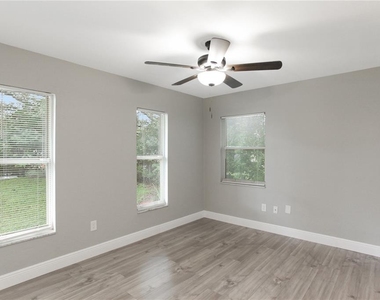 1022 Norwood Drive - Photo Thumbnail 13