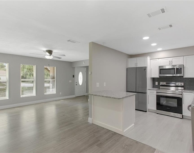 1022 Norwood Drive - Photo Thumbnail 5