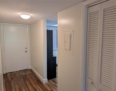 209 Mary Drive - Photo Thumbnail 18