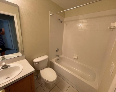 4219 Andover Cay Boulevard - Photo Thumbnail 11