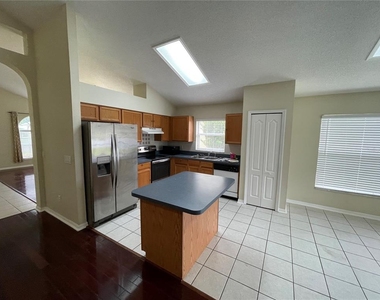 4219 Andover Cay Boulevard - Photo Thumbnail 8