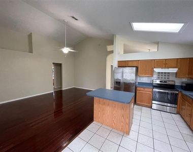 4219 Andover Cay Boulevard - Photo Thumbnail 7