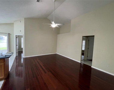 4219 Andover Cay Boulevard - Photo Thumbnail 5