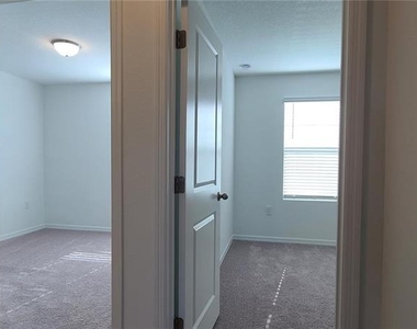393 Madison Drive - Photo Thumbnail 22