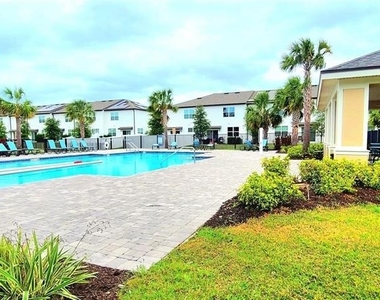 393 Madison Drive - Photo Thumbnail 31