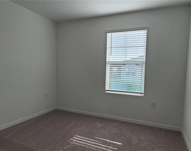 393 Madison Drive - Photo Thumbnail 25