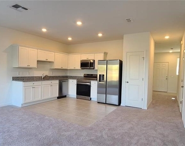 393 Madison Drive - Photo Thumbnail 9