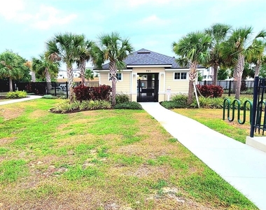 393 Madison Drive - Photo Thumbnail 28