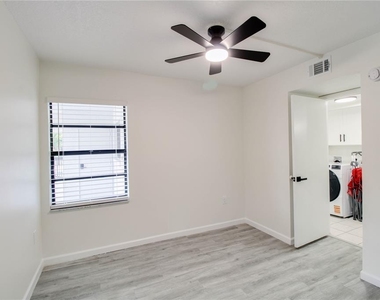 1064 Lotus Parkway - Photo Thumbnail 11