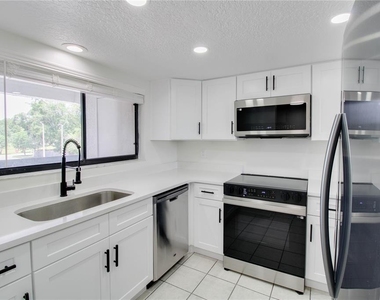 1064 Lotus Parkway - Photo Thumbnail 3