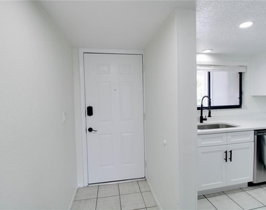 1064 Lotus Parkway - Photo Thumbnail 2