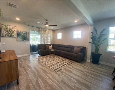 7902 Corkfield Avenue - Photo Thumbnail 6