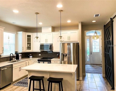 7902 Corkfield Avenue - Photo Thumbnail 8