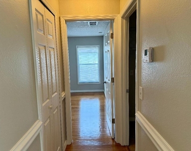 881 Hanford Drive - Photo Thumbnail 8