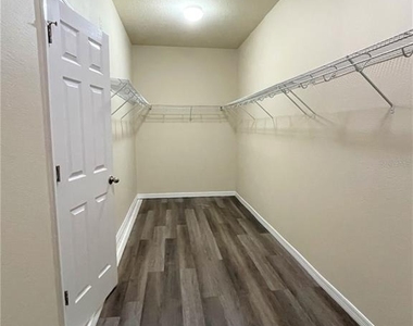 8415 Morehouse Drive - Photo Thumbnail 15