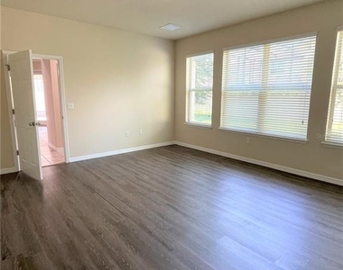 8415 Morehouse Drive - Photo Thumbnail 12
