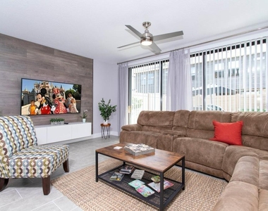 4711 Terra Esmeralda Drive - Photo Thumbnail 9