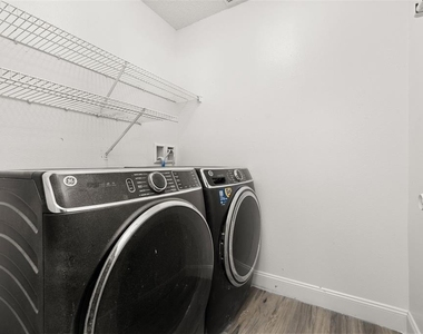 2218 Black Hawk Street - Photo Thumbnail 27