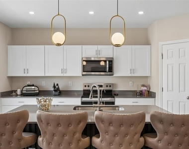 4023 Gardenia Ave - Photo Thumbnail 15
