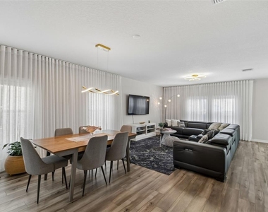 4023 Gardenia Ave - Photo Thumbnail 6