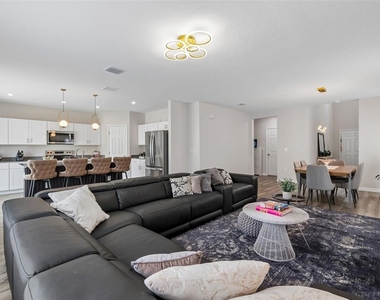 4023 Gardenia Ave - Photo Thumbnail 10