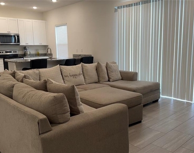 408 Cierra Oaks Circle - Photo Thumbnail 2