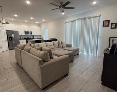 408 Cierra Oaks Circle - Photo Thumbnail 3