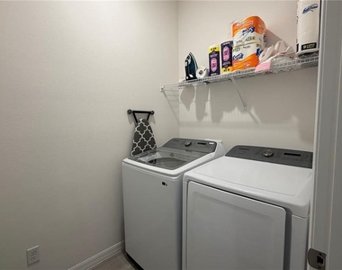 408 Cierra Oaks Circle - Photo Thumbnail 24