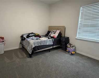 408 Cierra Oaks Circle - Photo Thumbnail 22