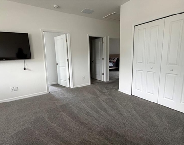 408 Cierra Oaks Circle - Photo Thumbnail 23