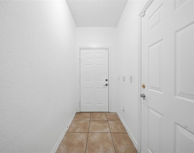 2532 Grand Central Parkway - Photo Thumbnail 6