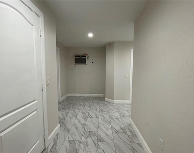 1208 Carlton Avenue - Photo Thumbnail 15
