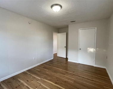 1208 Carlton Avenue - Photo Thumbnail 11