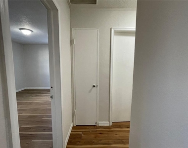 1208 Carlton Avenue - Photo Thumbnail 9