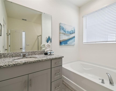 7704 Oakmoss Loop - Photo Thumbnail 61