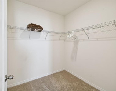 7704 Oakmoss Loop - Photo Thumbnail 20