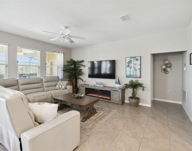 7704 Oakmoss Loop - Photo Thumbnail 51