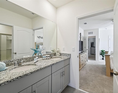 7704 Oakmoss Loop - Photo Thumbnail 8