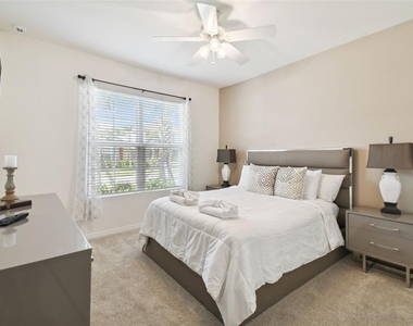 7704 Oakmoss Loop - Photo Thumbnail 35