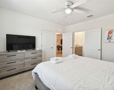 7704 Oakmoss Loop - Photo Thumbnail 7