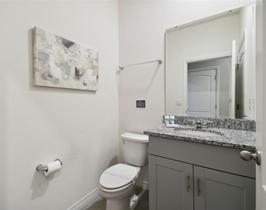 7704 Oakmoss Loop - Photo Thumbnail 39