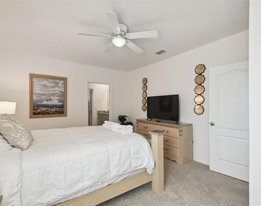 7704 Oakmoss Loop - Photo Thumbnail 14